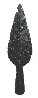 Die eiserne Lanzenspitze (Lnge 15,2 cm) wurde 1954 im Bereich eines kleineren Hgelgrberfeldes beim Kalkwerk oberflchlich aufgefunden. 